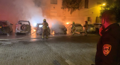 فجر اليوم: احراق 5 سيارات في حي العجمي بيافا 